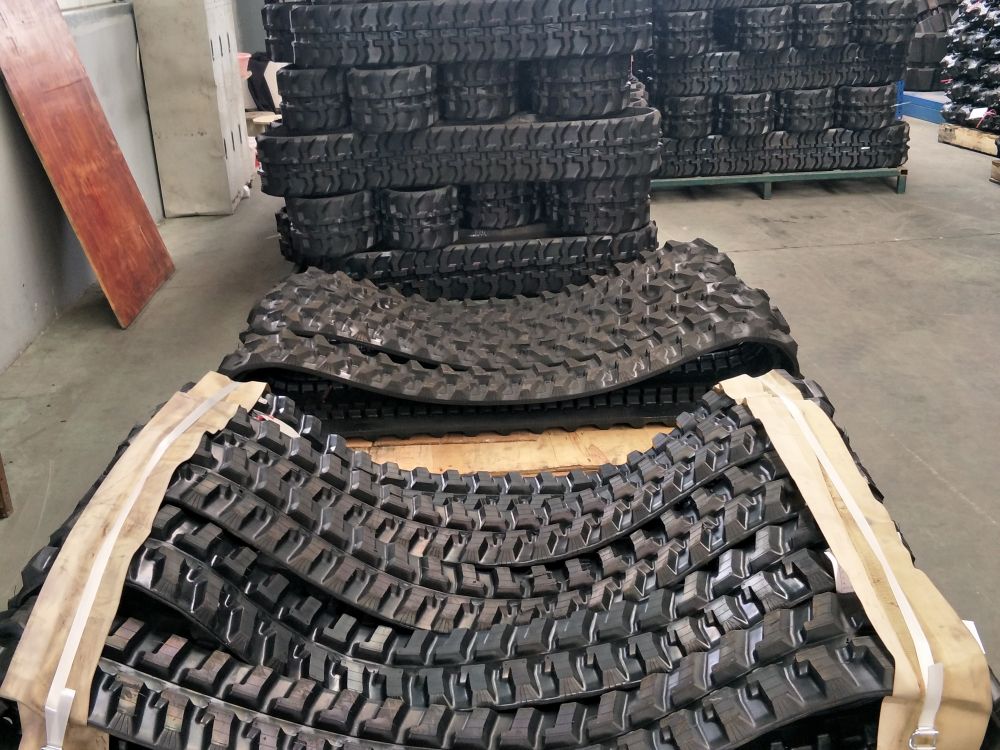 Rubber Tracks - 450x90 (2)